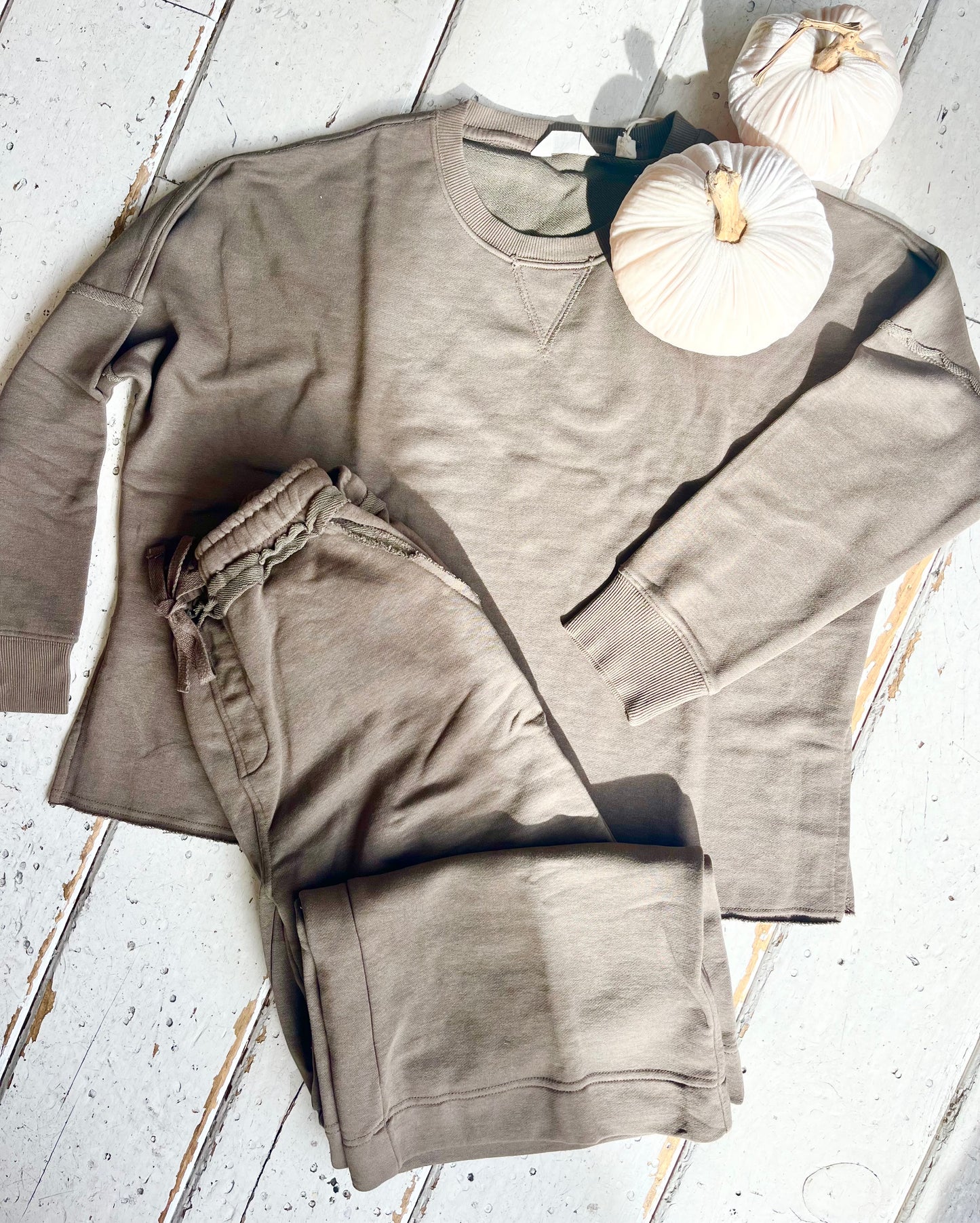 Mocha Cropped Sweatpant